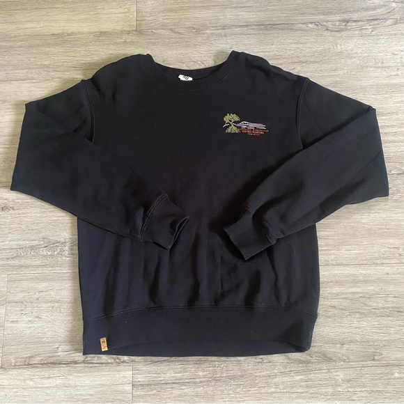 🌲TENTREE🌲 MADAGASCAR CREWNECK - Picture 2 of 11